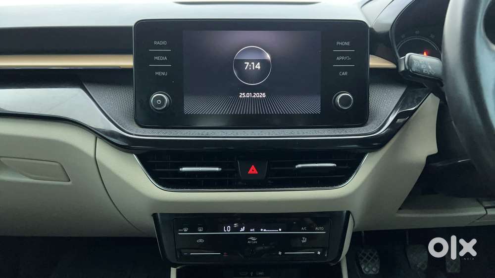 Skoda Slavia Style (non-sunroof), 2022, Petrol