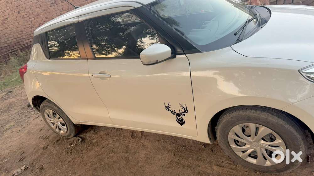 Maruti Suzuki Swift Vxi + Manual, 2025, Petrol