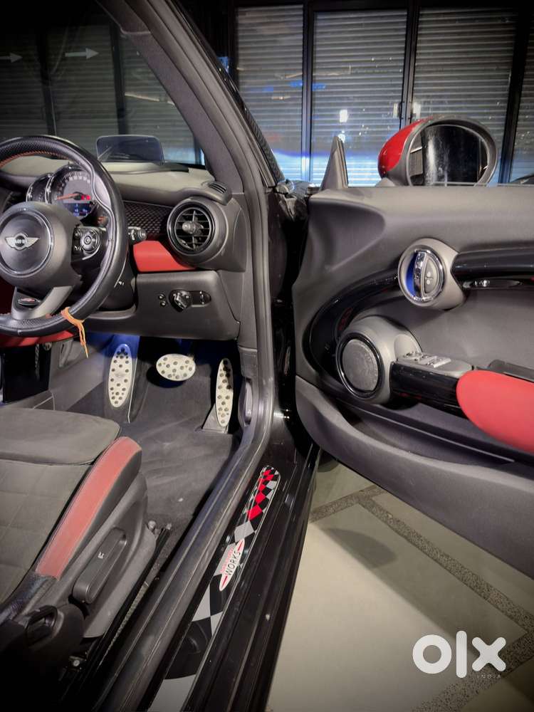 Mini Cooper 3 Door John Works, 2017, Petrol