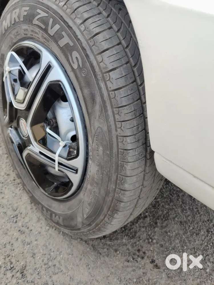 புது பெயிண்டிங் புது டயர் எப்சி இருக்கு