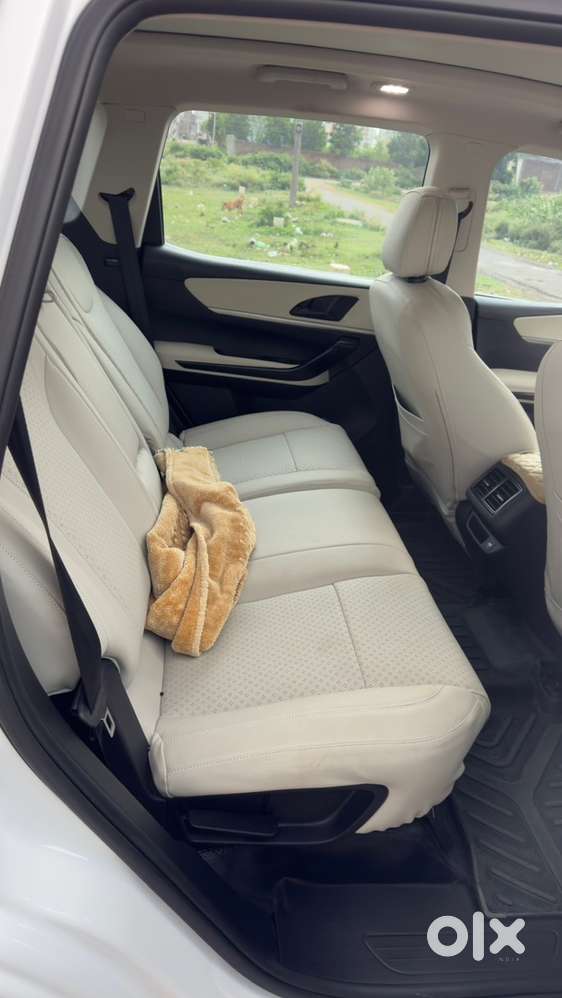 Mahindra Xuv700 Diesel Mt 2024