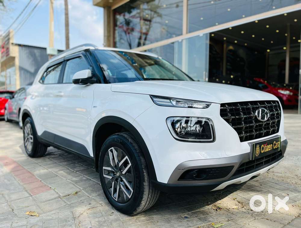 Hyundai Venue Sx Plus Turbo Dct, 2022, Petrol