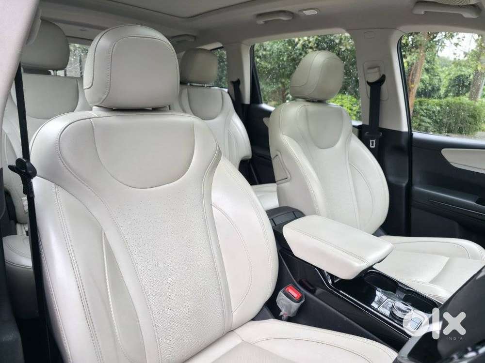 Mahindra Xuv700 2.2 Ax 7 Diesel At Luxury Pack Str Awd, 2023, Diesel