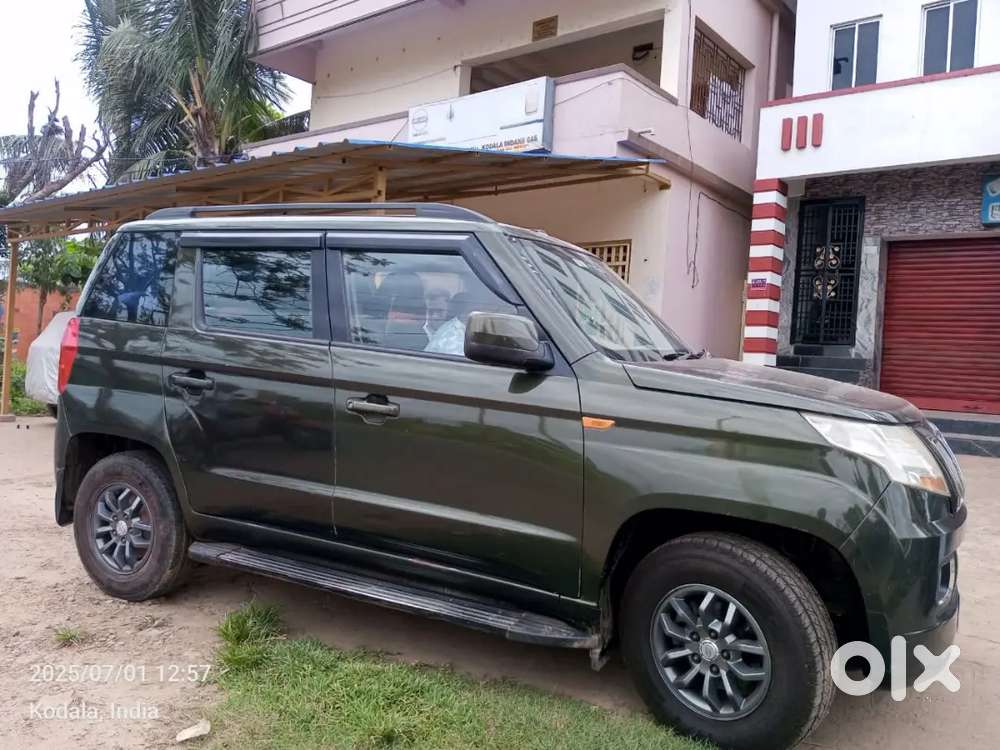 Mahindra Tuv 300 2018 T8