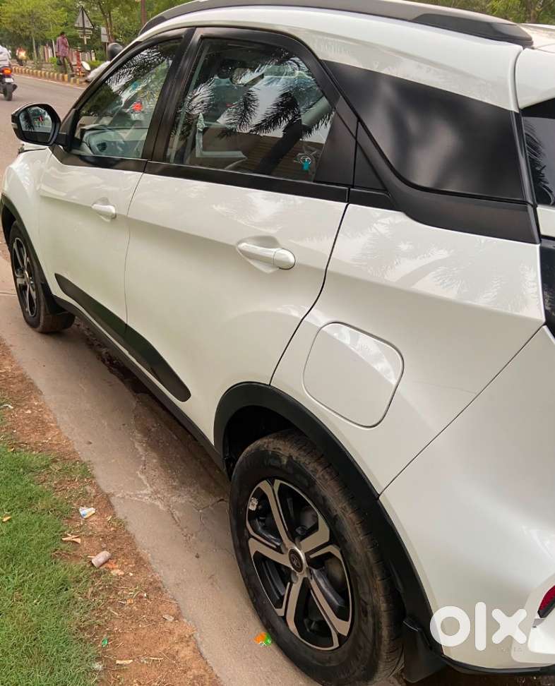 Tata Nexon, 2022, Petrol