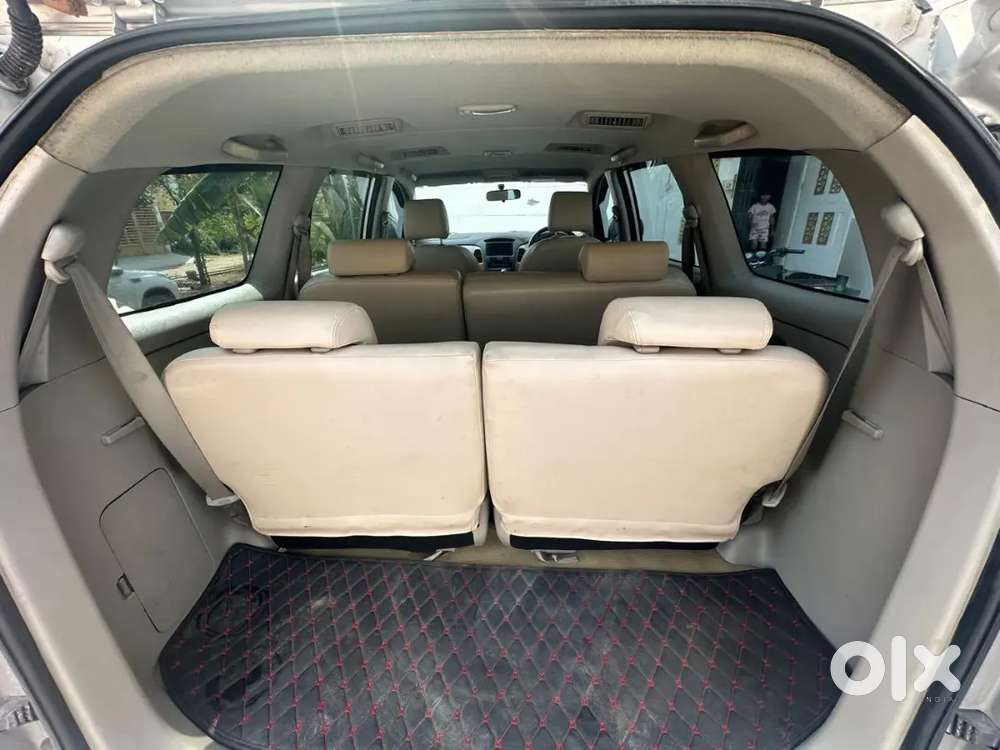 Toyota Innova Diesel 2.5 V 7 Str 2010