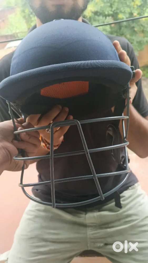 Cricket helmet