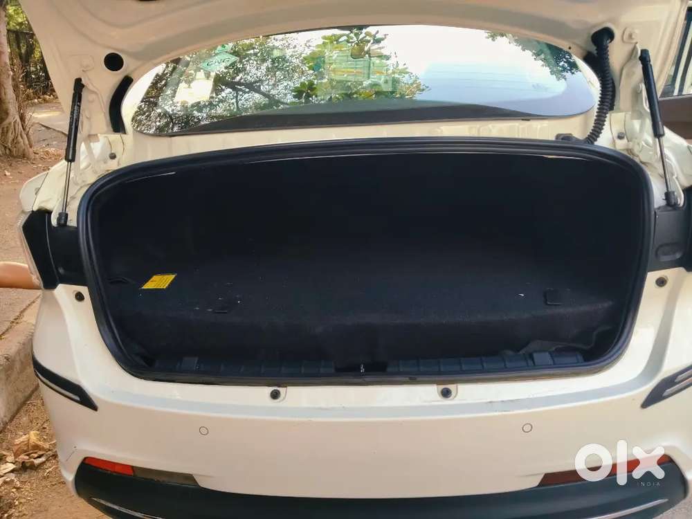 Tata Tiagor 2025 Cng & Hybrids 12705 Km Driven