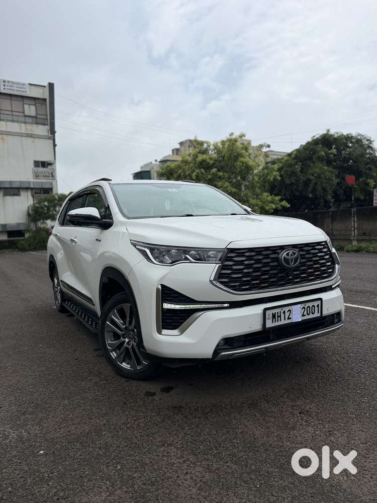 Toyota Innova Hycross 2.0 Zx Hybrid 7 Str, 2023, Petrol