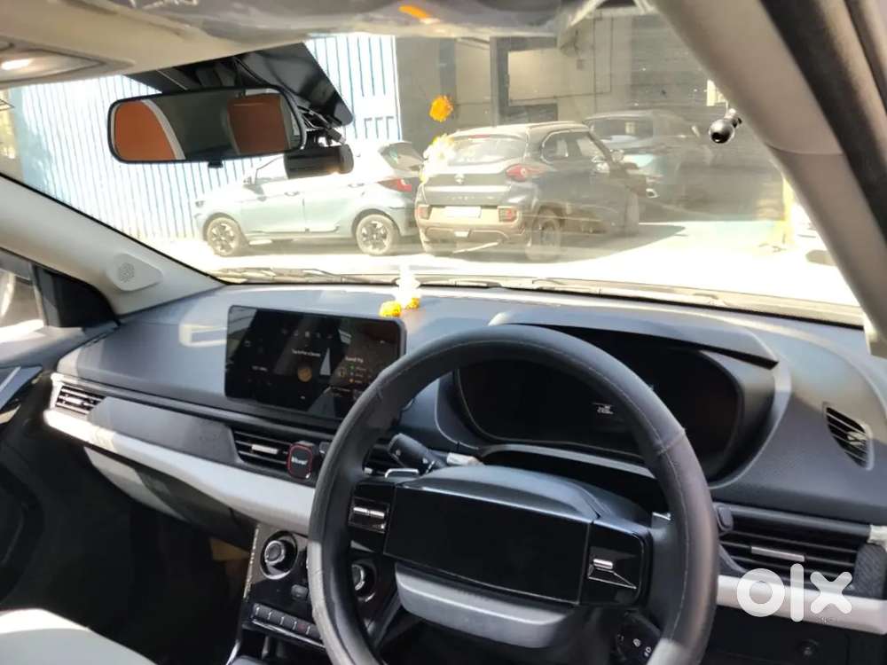 Nexon Pure Plus Sunroof Automatic