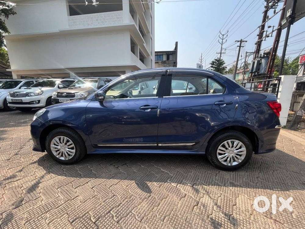 Maruti Suzuki Swift Dzire Vxi(o) Amt, 2022, Petrol