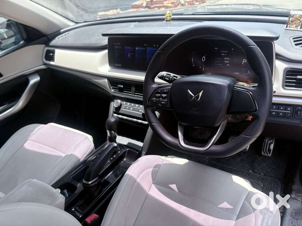 Mahindra Xuv700 2.2 Ax 3 Diesel At 5 Str, 2023, Diesel