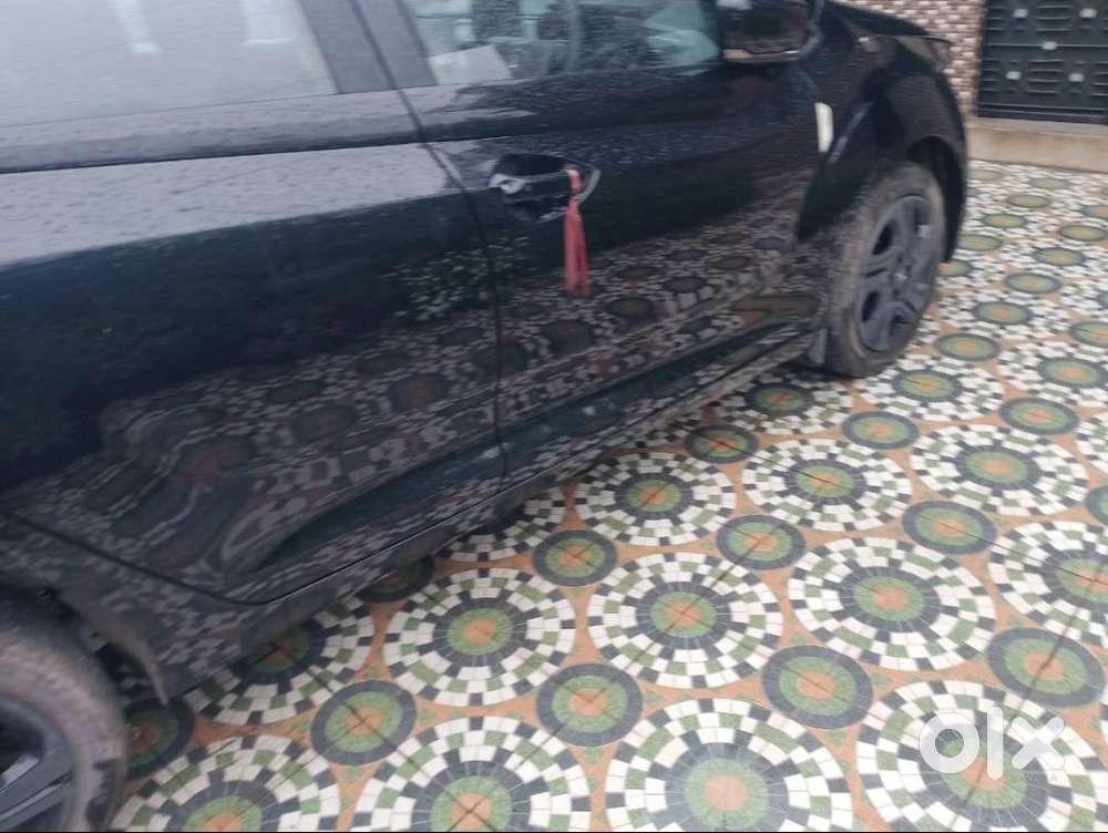 Tata Altroz 2023 Petrol 14000 Km Driven