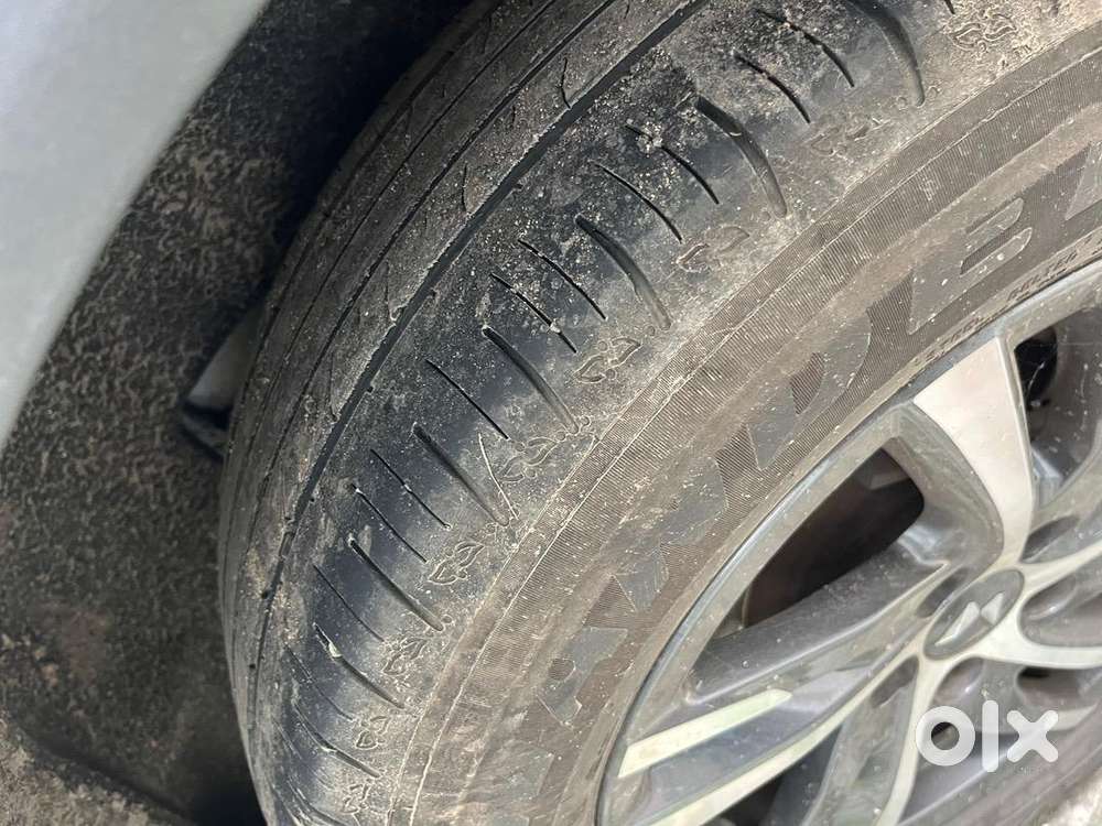 Mahindra Xuv700 2023 Diesel Well Maintained