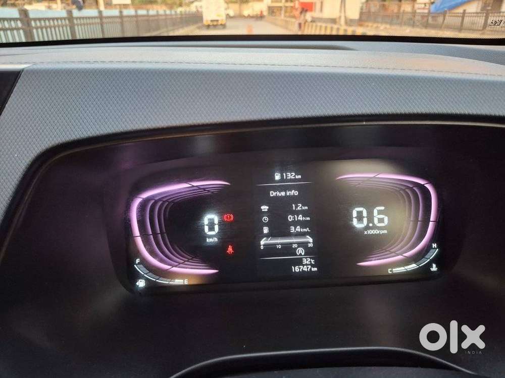 Kia Carens G 1.5 6mt Premium (o) 7-seater, 2024, Petrol