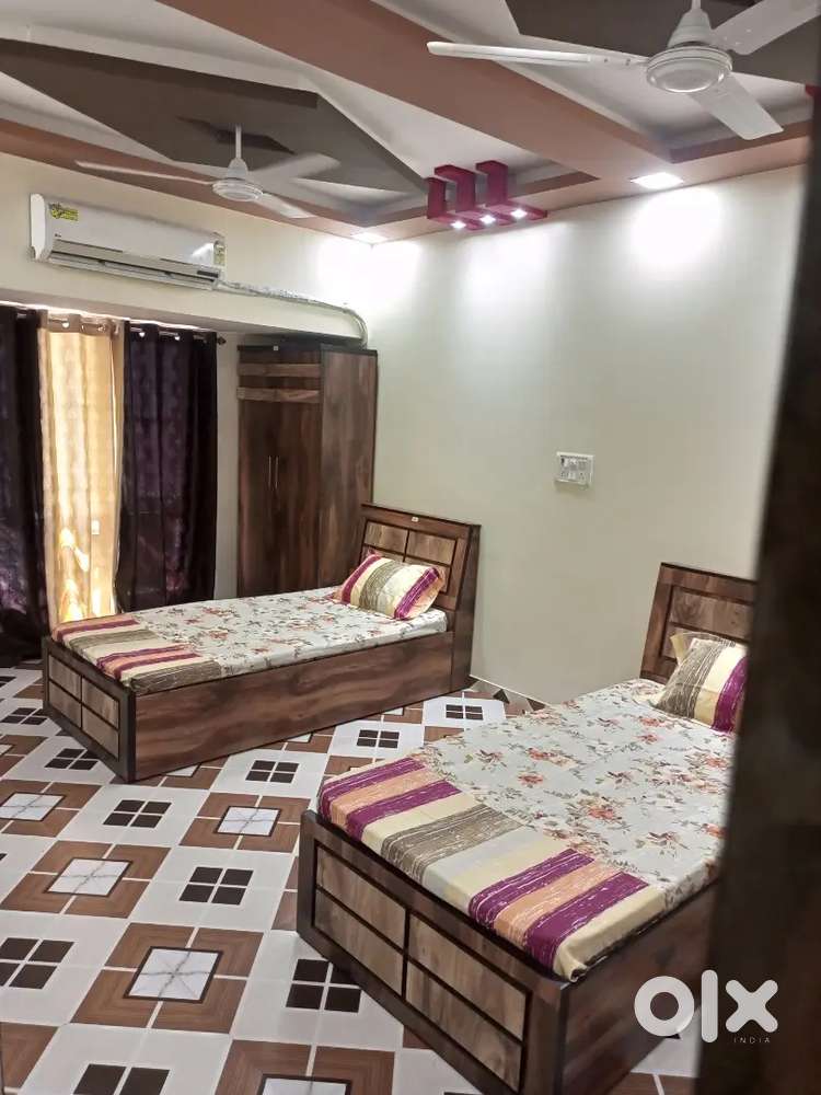 ELEGANT FULLY FURNISHED 4 BHK FLAT in Royal palms Goregaon East For