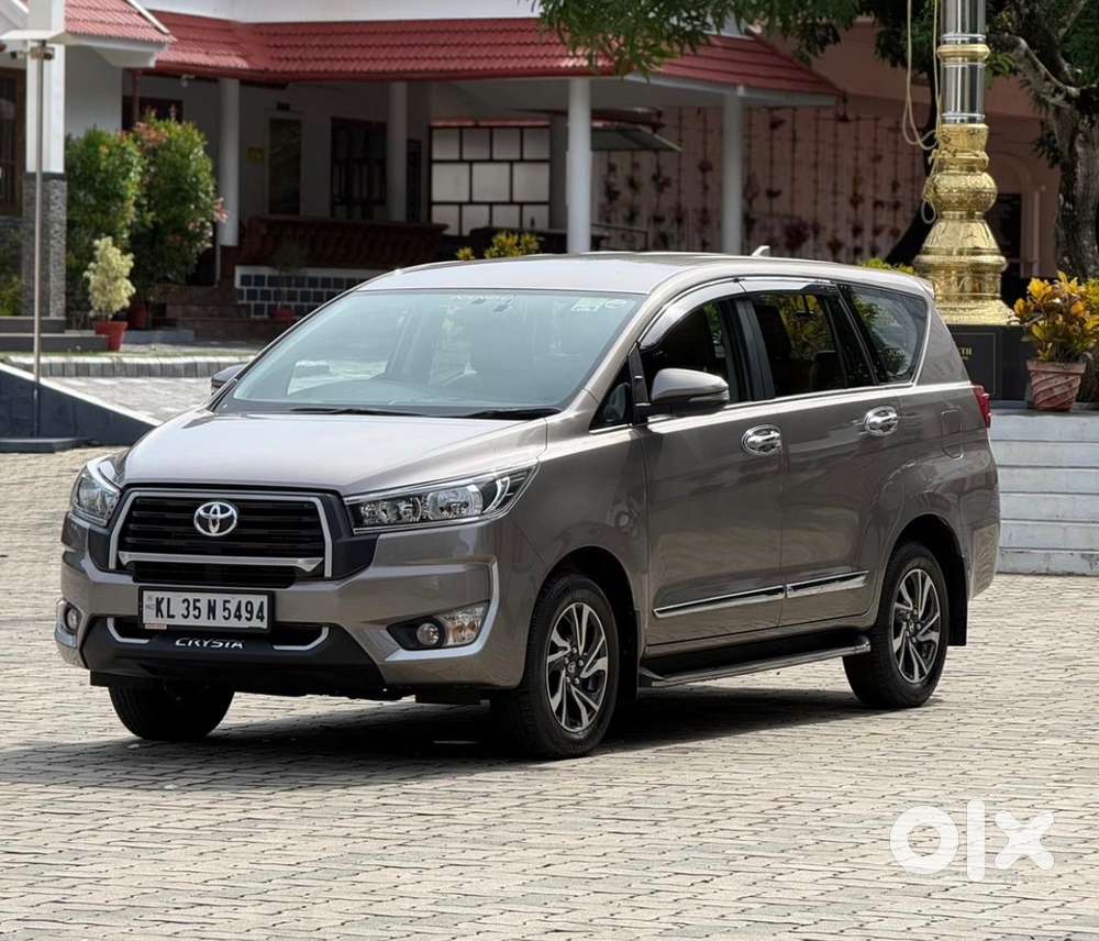 Innova Crysta Gx+ 2025