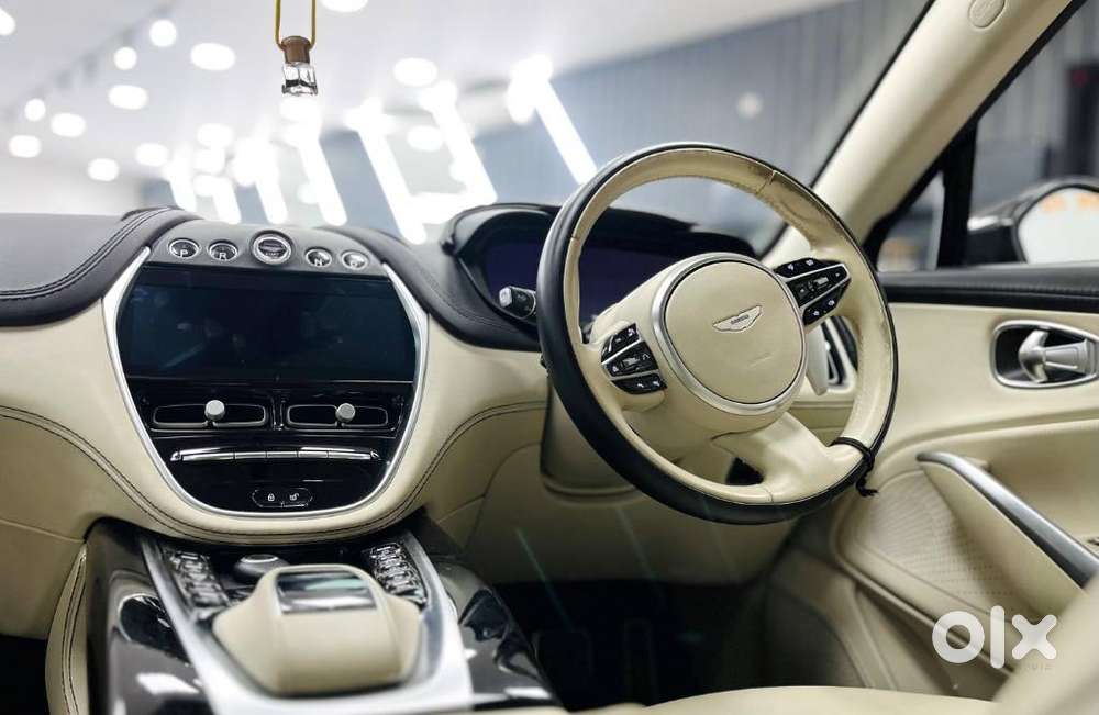 Aston Martin Dbx, 2020, Petrol