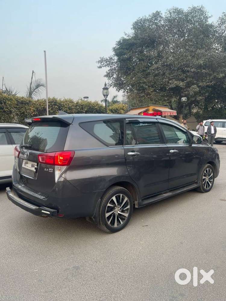 Toyota Innova Crysta 2.8z Automatic, 2022, Diesel