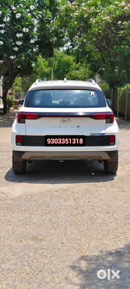 Hyundai Venue 1.2 S (o), 2024, Petrol