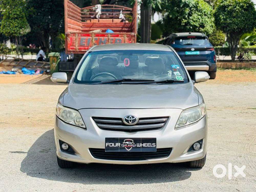 Toyota Corolla Altis 1.8 J, 2010, Petrol