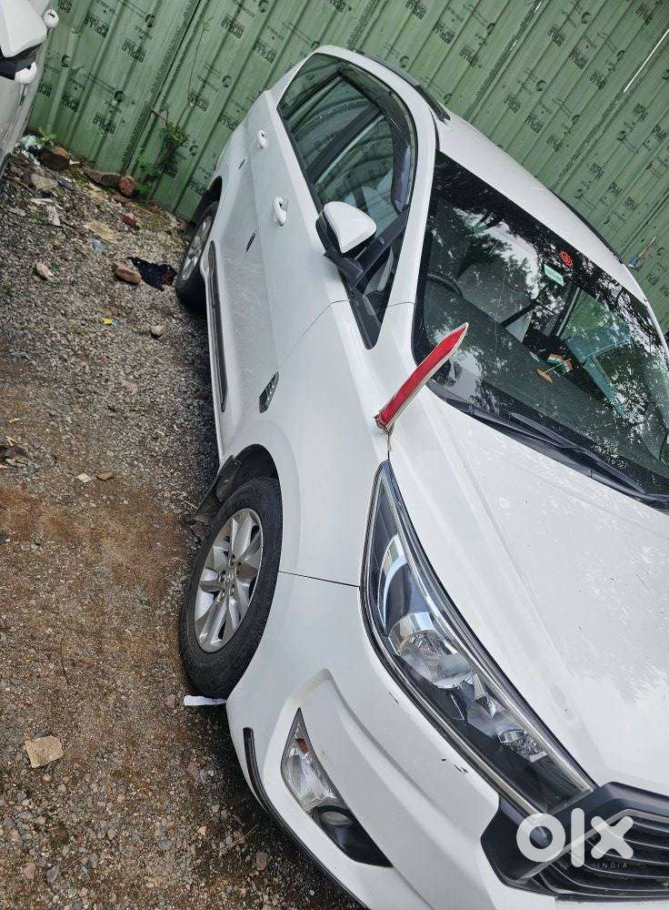 Toyota Innova Crysta 2.7 Gx Limited Edition 7 Str, 2023, Diesel