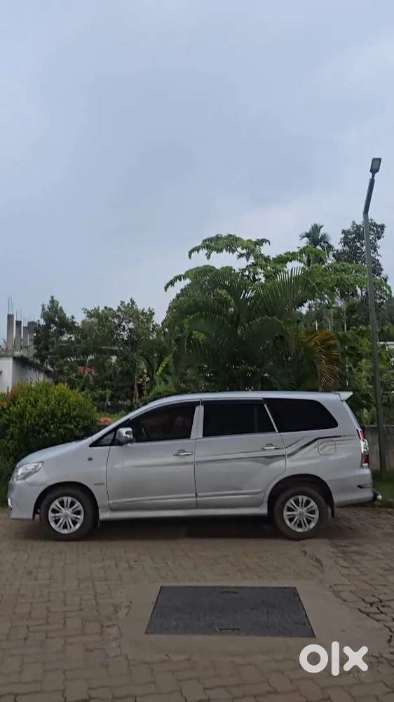 Toyota Innova 2.5 G 2014