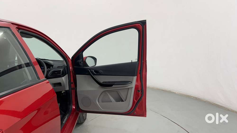 Tata Tiago Xza, 2019, Petrol