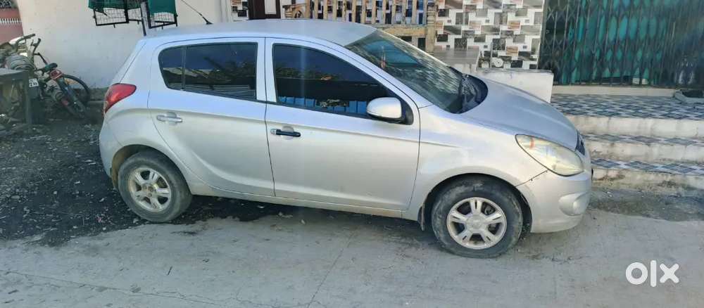 Hyundai I20 2012 Petrol 80000 Km Driven