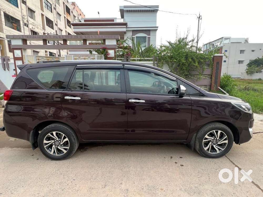Innova Crysta 2.4 Gx At