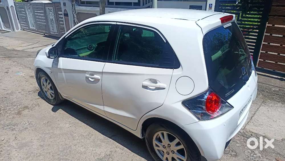 Honda Brio Vx Mt 2011 / November Model
