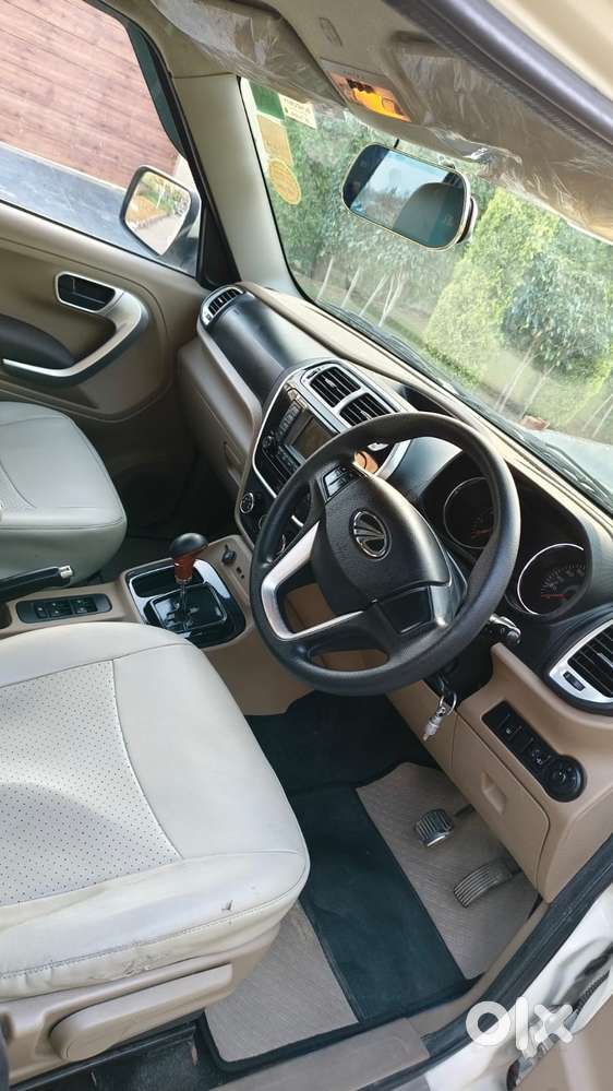 Mahindra Tuv 300 Mhawk100 T8 Amt, 2016, Diesel