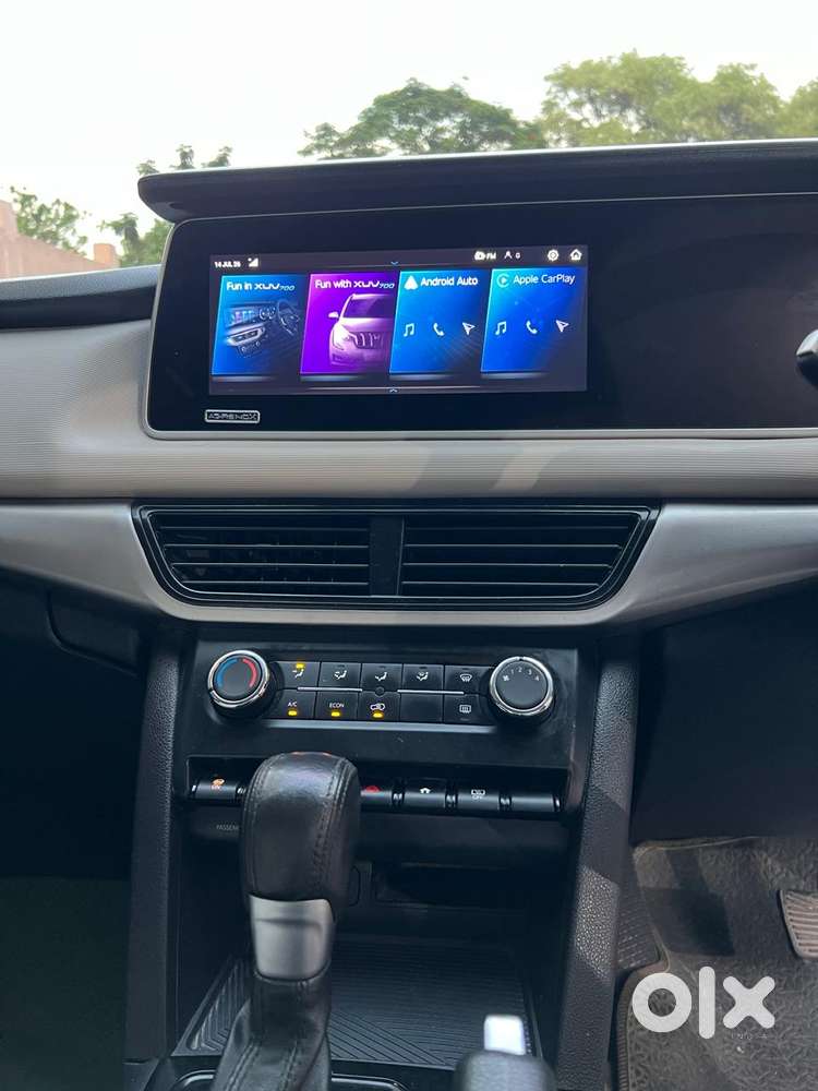 Mahindra Xuv700 2.0 Ax 5 Petrol At Str, 2022, Petrol