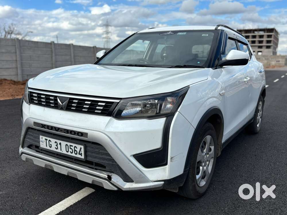 Mahindra Xuv300 W6 Amt Diesel, 2023, Diesel