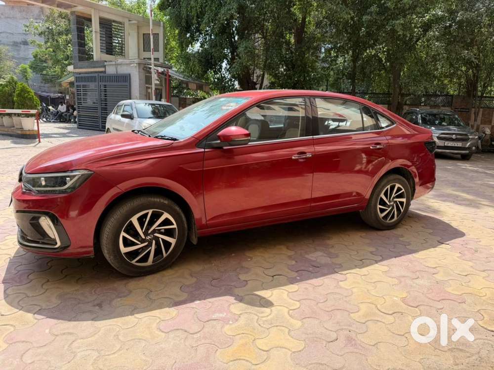 Red Vw Virtus Top Model Manual. Excellent Condition.