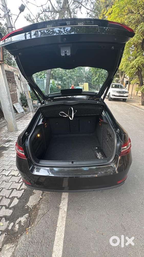 Skoda Superb 2020  2.0 Tdi L&k  Diesel  Black  Top Model