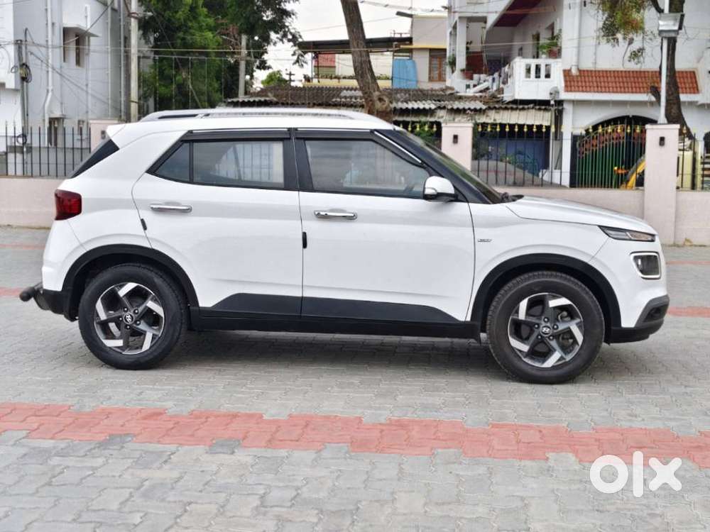 Hyundai Venue 1.0 Sx (o) Turbo Dct Dual Tone, 2020, Petrol