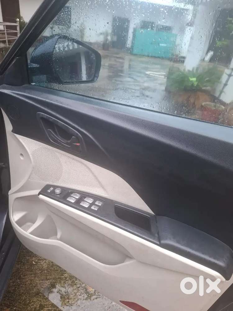 Mahindra Xuv300 1.5 W6 2023