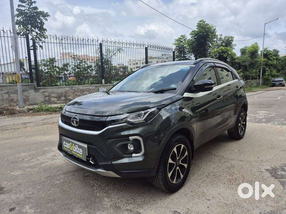 Tata Nexon 1.2 Revotron Xza Plus, 2020, Petrol