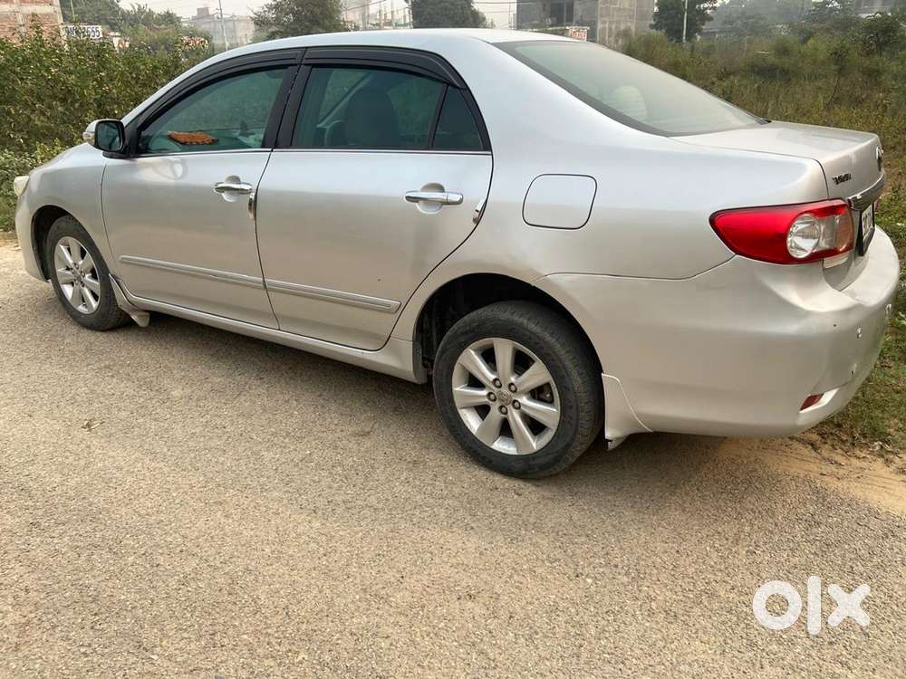 Toyota Corolla Altis 2012 Last