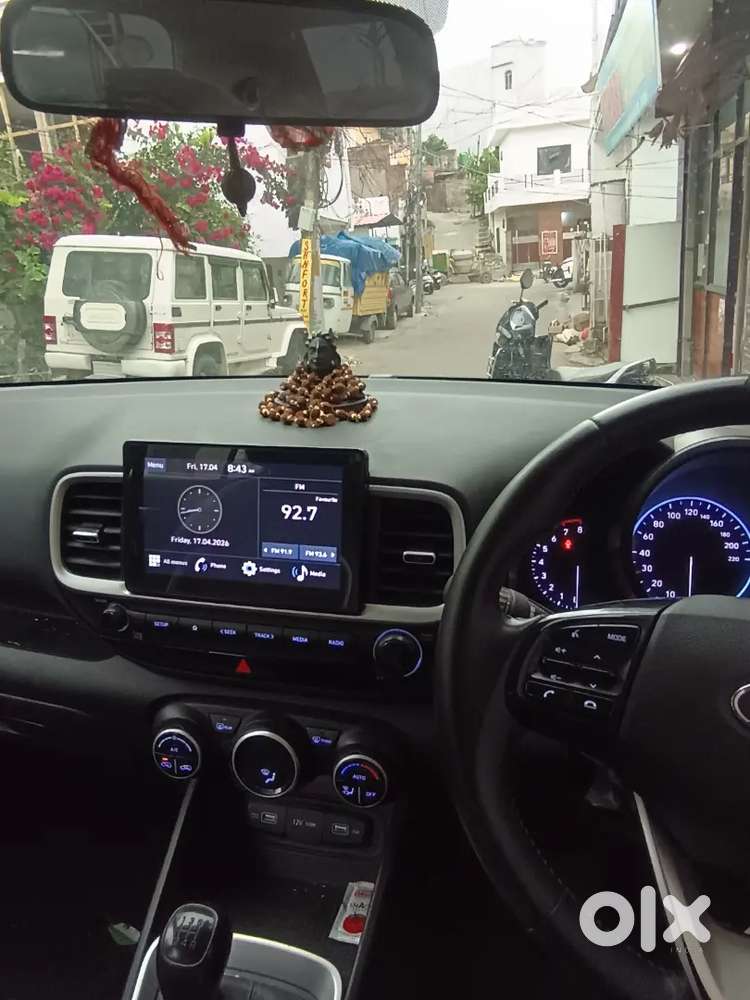 Hyundai Venue 2022 Petrol Well Maintained