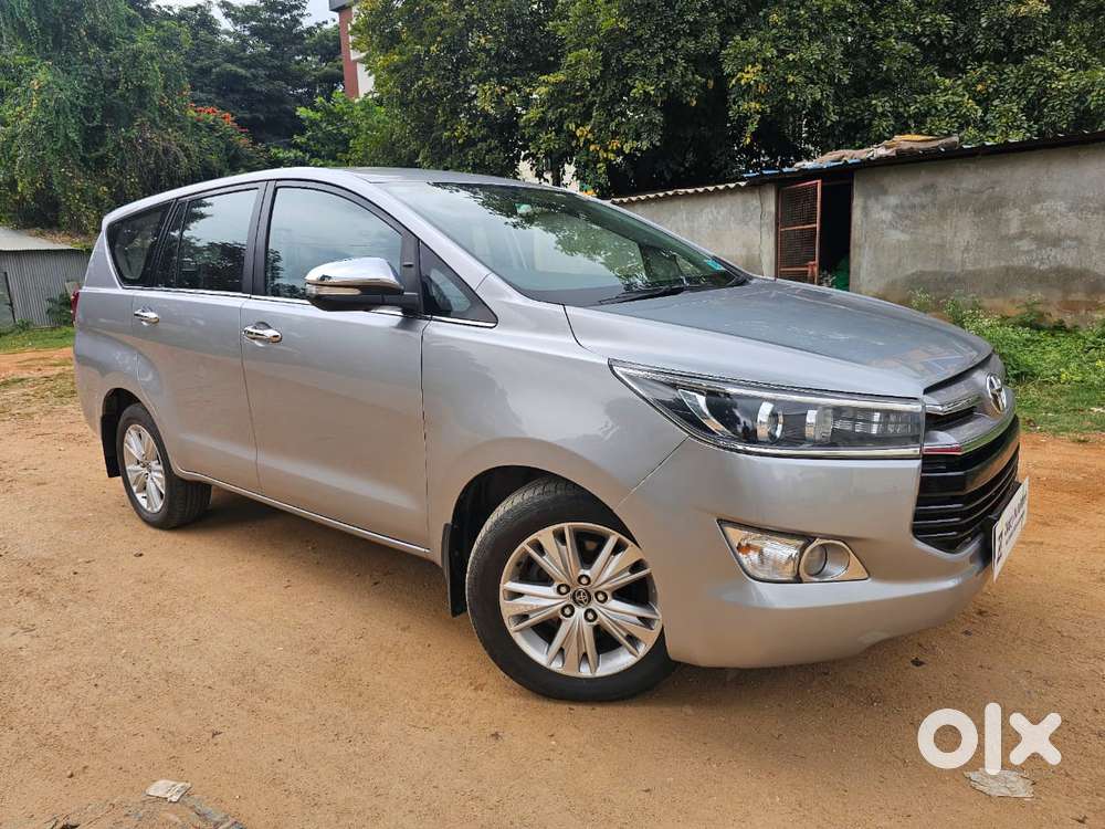 Toyota Innova Crysta 2.8z Automatic, 2016, Diesel