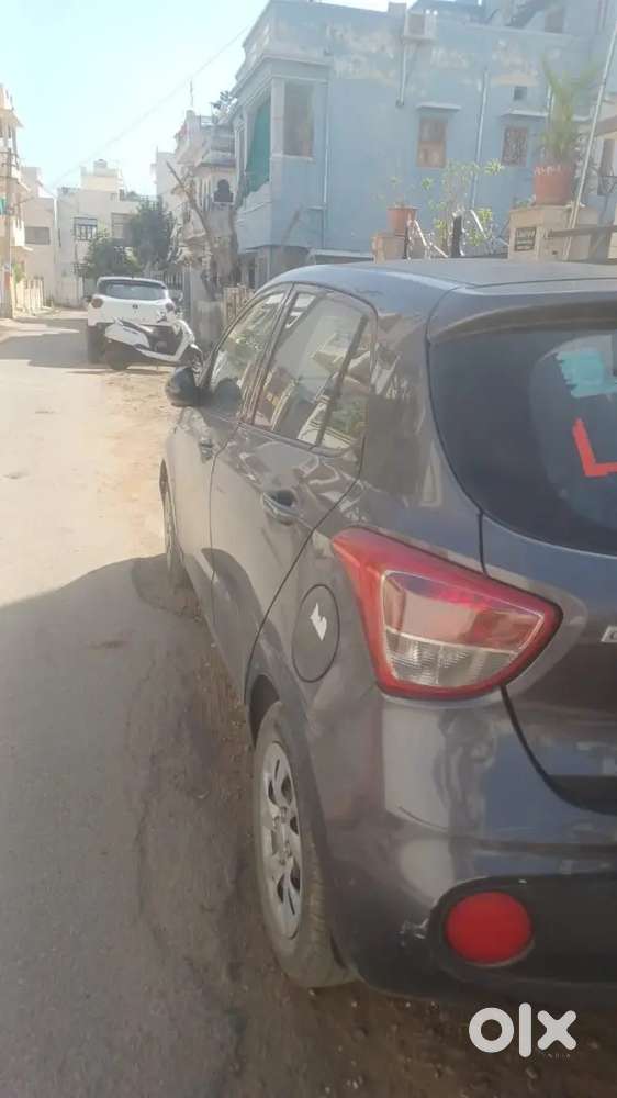 Hyundai Grand I10 2018 Petrol 70000 Km Driven