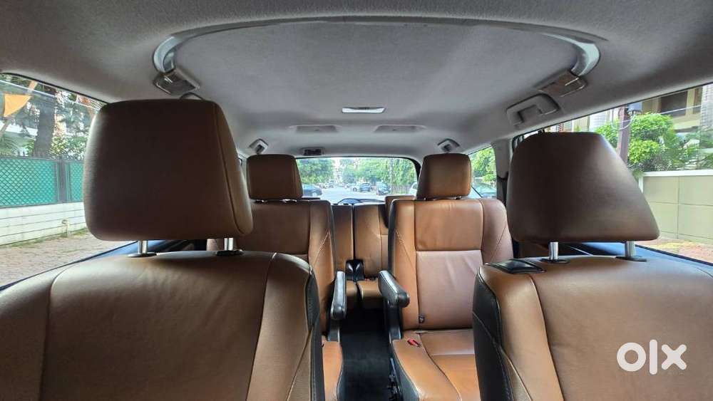 Toyota Innova Crysta 2.8z Automatic, 2016