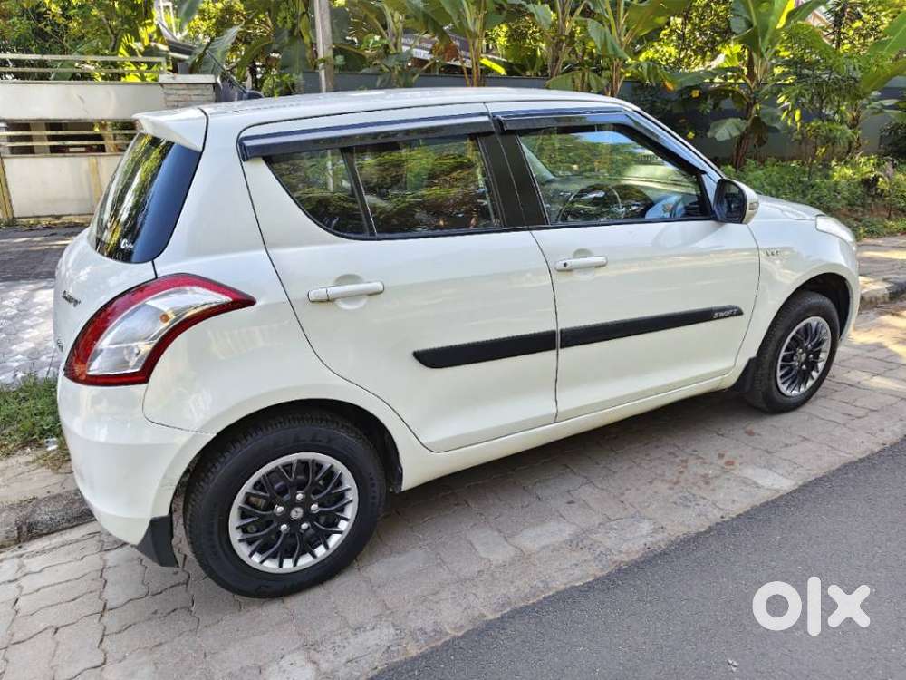 Maruti Suzuki Swift Vxi Optional, 2015, Petrol