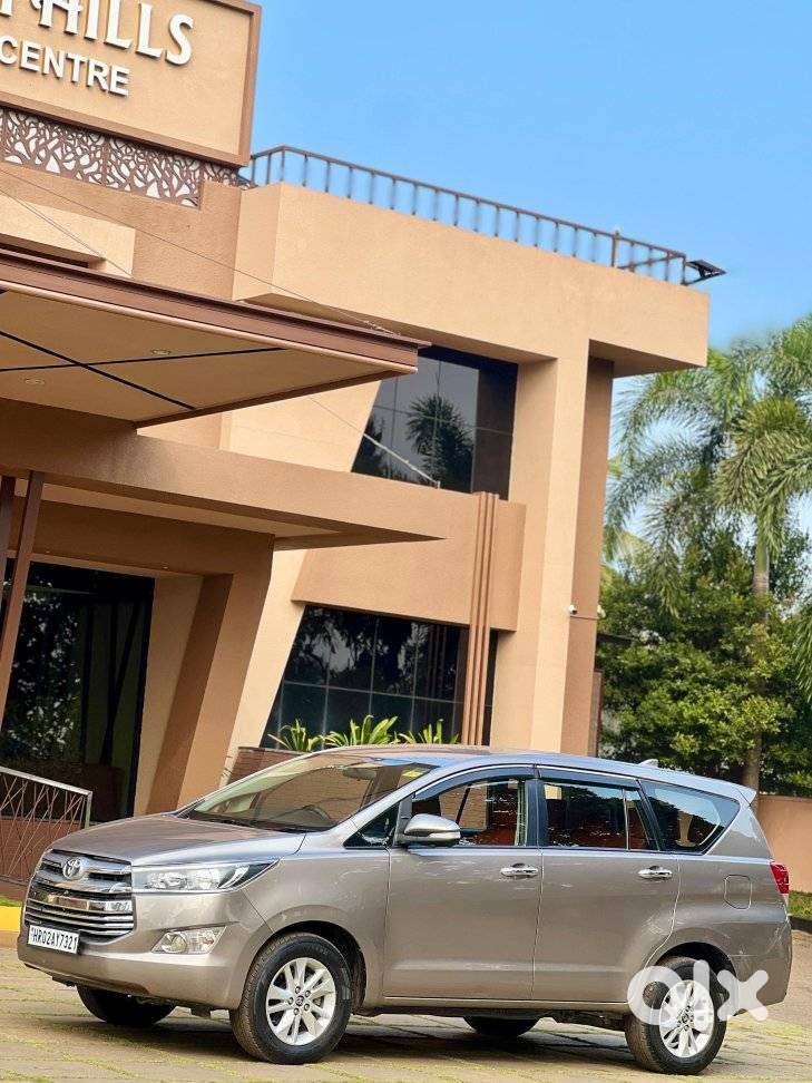 Toyota Innova Crysta 2.4 G Mt 8s, 2016, Diesel