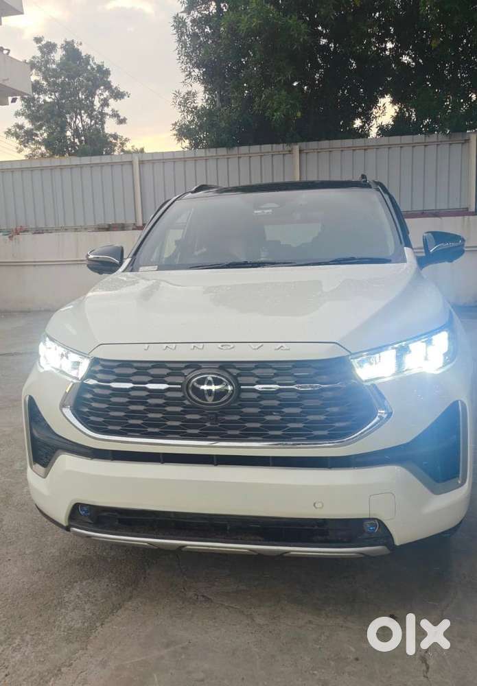 Toyota Innova Hycross 2.0 Zx (o) Hybrid 7 Str, 2026, Petrol