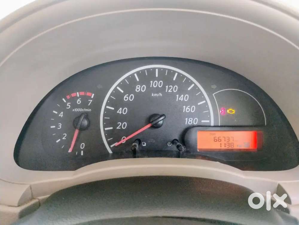 Nissan Micra Xv Petrol 2014
