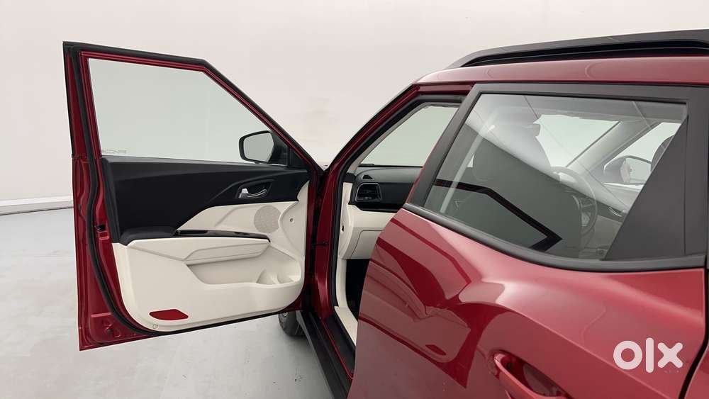 Mahindra Xuv 3xo Ax5l 1.2 Petrol At, 2024, Petrol