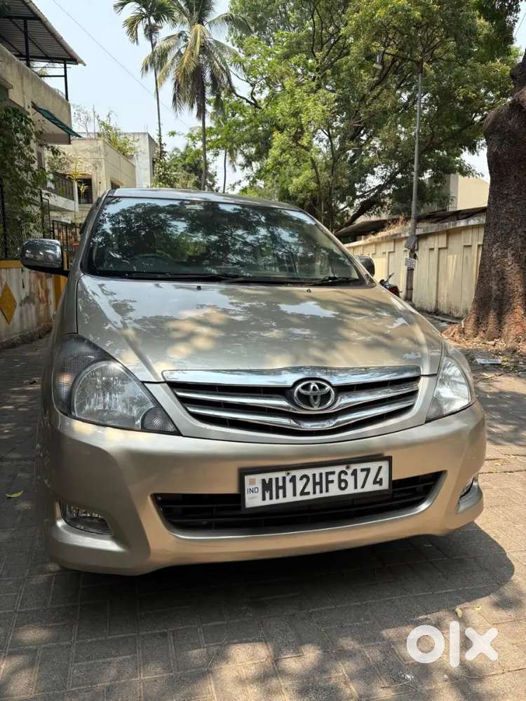Toyota Innova 2.5 V 2011